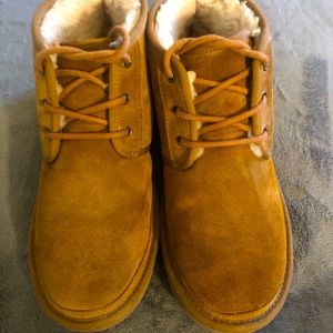 Women UGG Neumel Chestnut Ankle Boots.